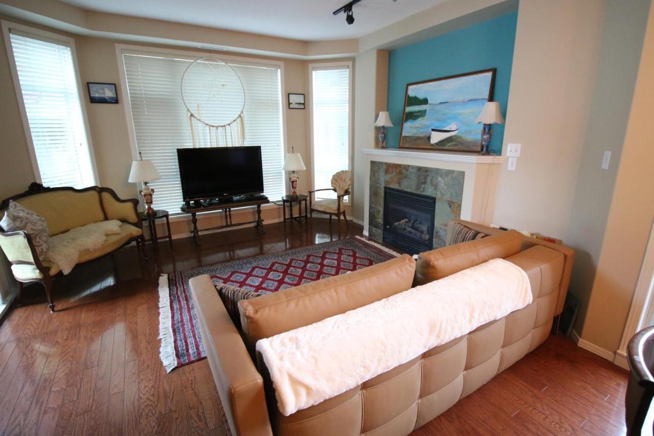 Sunset Waterfront Resort By Discover Kelowna Resort Accommodations Экстерьер фото