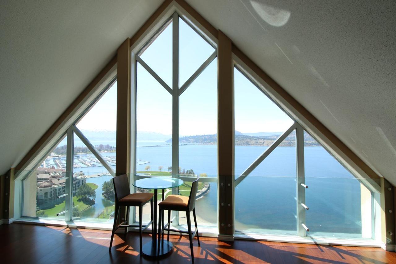 Sunset Waterfront Resort By Discover Kelowna Resort Accommodations Экстерьер фото